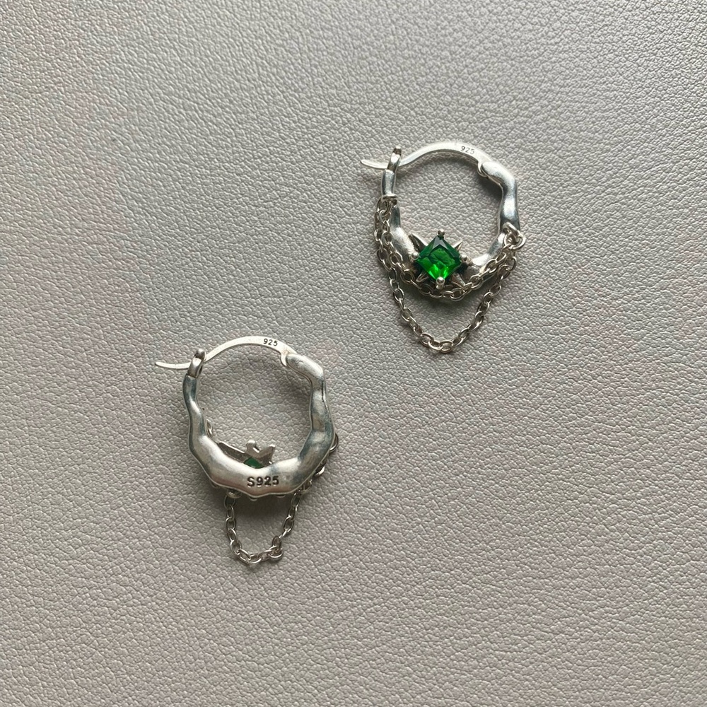 Emerald Chain Silver Ear Buckle Earrings - Picture 2 of 3